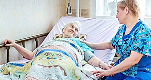 Сиделка для инвалида